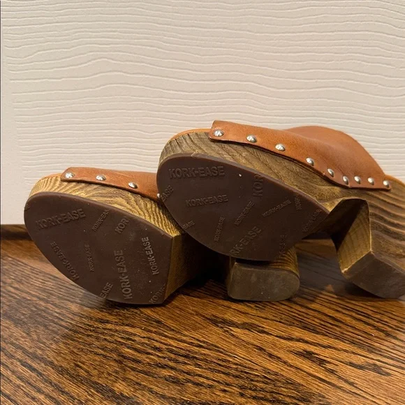 Women's Kork-Ease Deanna Leather Clog Sandals - Picture 4 of 4